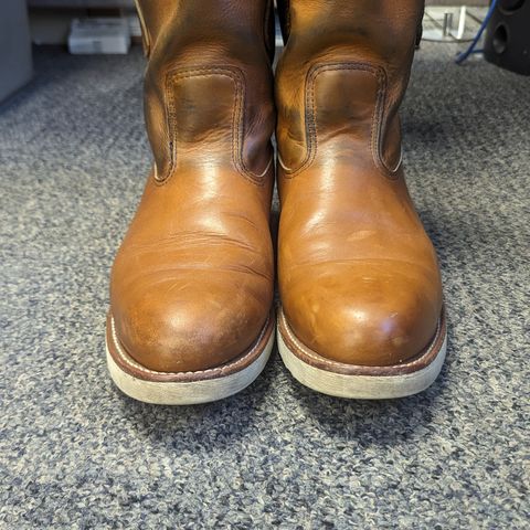 View photo of Red Wing Pecos in Unknown Leather