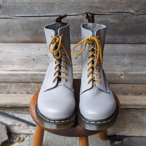 Dr. Martens 1460 Pascal Made In England in Zinc Grey Virginia