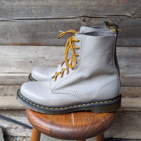 Dr. Martens 1460 Pascal Made In England in Zinc Grey Virginia