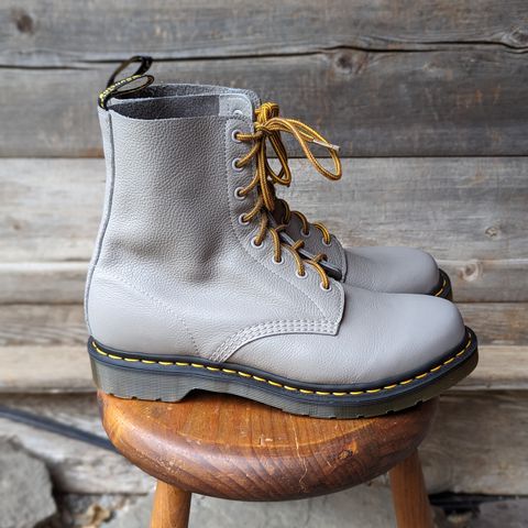 Dr. Martens 1460 Pascal Made In England in Zinc Grey Virginia