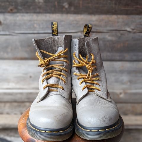 Dr. Martens 1460 Pascal Made In England in Zinc Grey Virginia