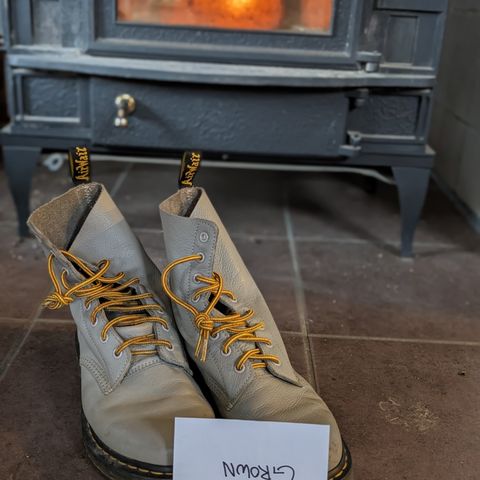 Dr. Martens 1460 Pascal Made In England in Zinc Grey Virginia