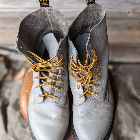 Dr. Martens 1460 Pascal Made In England in Zinc Grey Virginia