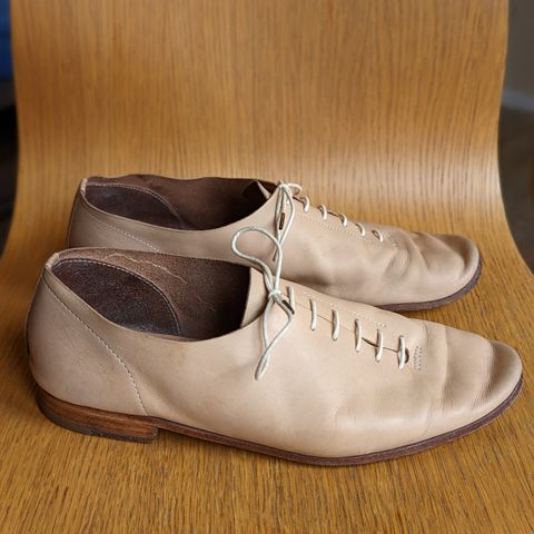 Hender Scheme Unlisted Model in Natural Veg-Tanned Cowhide