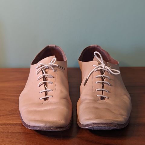 Hender Scheme Unlisted Model in Natural Veg-Tanned Cowhide