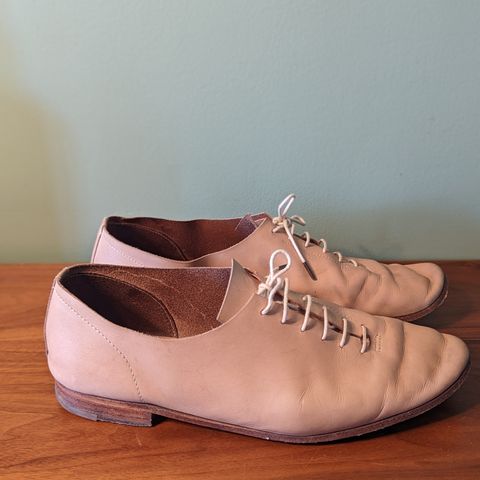 Hender Scheme Unlisted Model in Natural Veg-Tanned Cowhide
