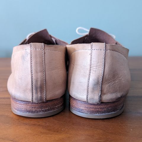 Hender Scheme Unlisted Model in Natural Veg-Tanned Cowhide