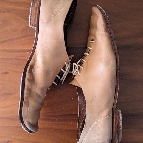 Hender Scheme Unlisted Model in Natural Veg-Tanned Cowhide