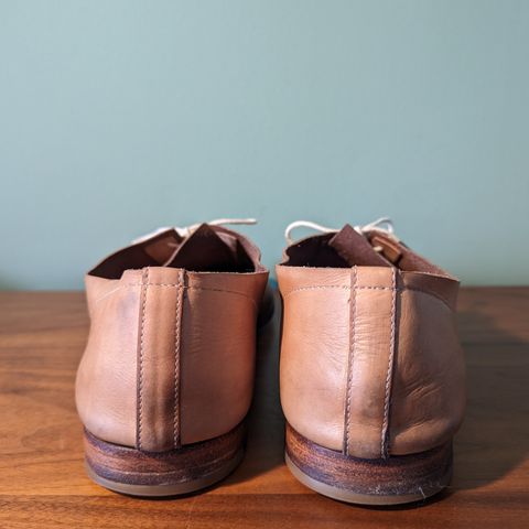 Hender Scheme Unlisted Model in Natural Veg-Tanned Cowhide