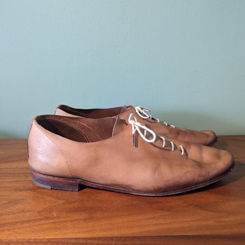 Hender Scheme Unlisted Model in Natural Veg-Tanned Cowhide