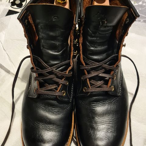 Red Wing Blacksmith in S.B. Foot Black Harness