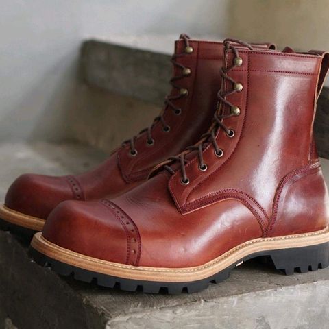 Imperium Hawke in Wickett & Craig Burgundy Traditional Harness