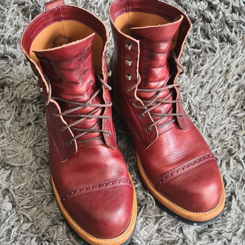 Imperium Hawke in Wickett & Craig Burgundy Traditional Harness