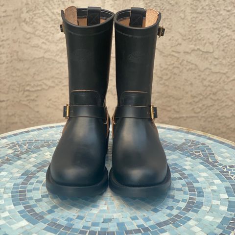 Zerrows Type One in Horween Black Latigo