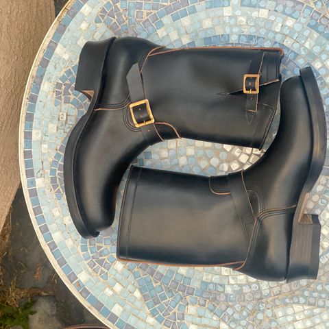 Zerrows Type One in Horween Black Latigo