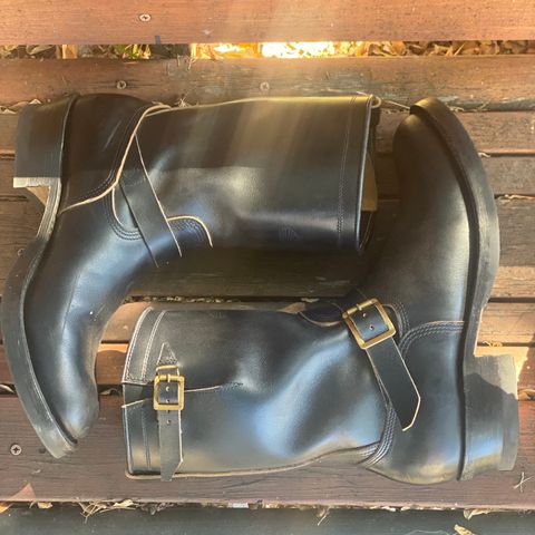 Zerrows Type One in Horween Black Latigo