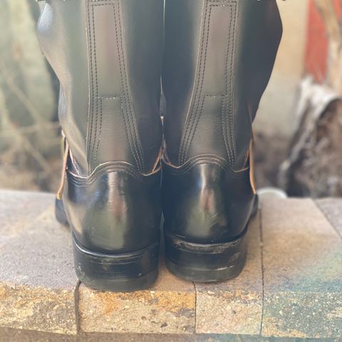Zerrows Type One in Horween Black Latigo