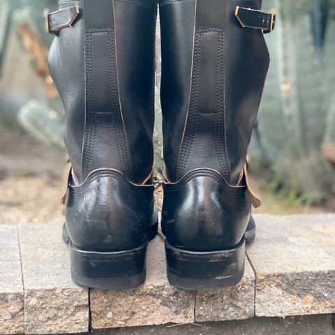 Zerrows Type One in Horween Black Latigo
