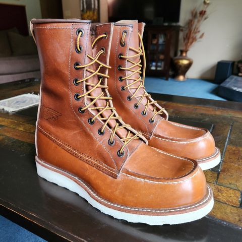 Red Wing 8-Inch Classic Moc in S.B. Foot Oro-Iginal