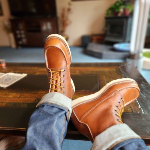 Red Wing 8-Inch Classic Moc in S.B. Foot Oro-Iginal