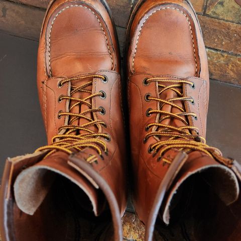 Red Wing 8-Inch Classic Moc in S.B. Foot Oro-Iginal