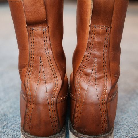 Red Wing 8-Inch Classic Moc in S.B. Foot Oro-Iginal