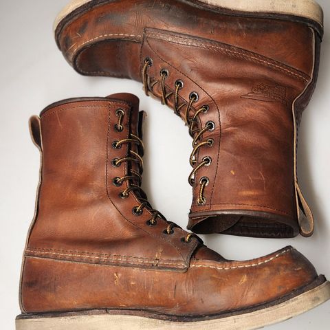 View photo of Red Wing 8-Inch Classic Moc in S.B. Foot Oro-Iginal