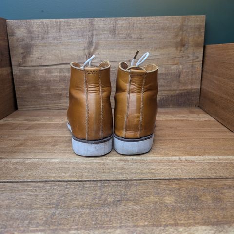 Hook & Punch Chukka V2 in Horween Sunflower cavalier