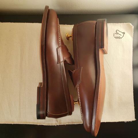 Grant Stone Traveler Penny in Horween Crimson Chromexcel