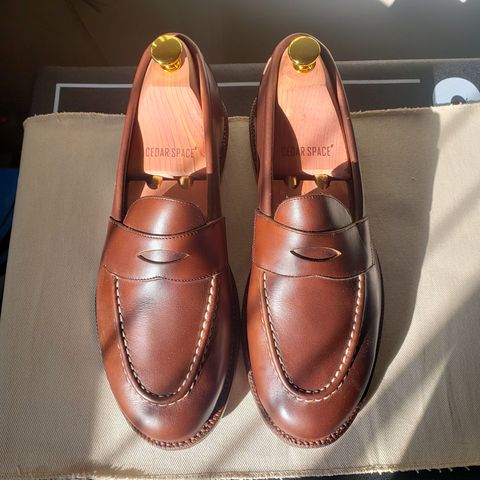 Grant Stone Traveler Penny in Horween Crimson Chromexcel