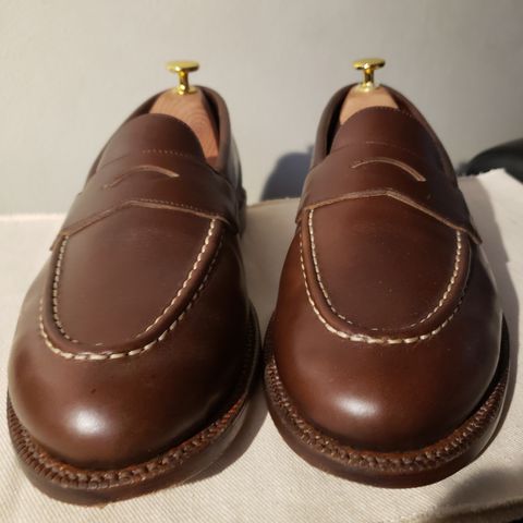 Grant Stone Traveler Penny in Horween Crimson Chromexcel