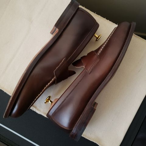 Grant Stone Traveler Penny in Horween Crimson Chromexcel