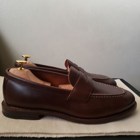 Grant Stone Traveler Penny in Horween Crimson Chromexcel