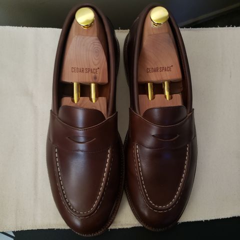 Grant Stone Traveler Penny in Horween Crimson Chromexcel