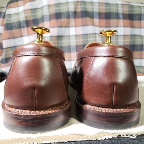 Grant Stone Traveler Penny in Horween Crimson Chromexcel