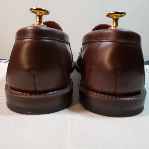 Grant Stone Traveler Penny in Horween Crimson Chromexcel