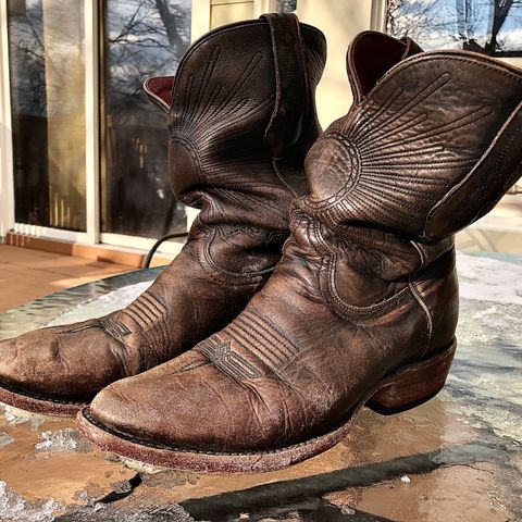 View photo of Chisos No. 1 in Brushed Brown Heritage Cowhide