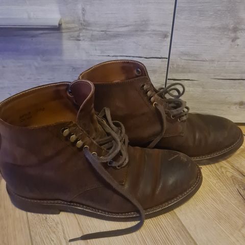 Grant Stone Edward Boot in C.F. Stead Tobacco Waxy Commander Suede