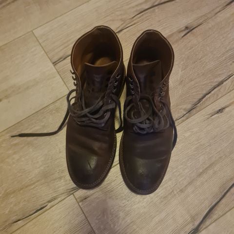 Grant Stone Edward Boot in C.F. Stead Tobacco Waxy Commander Suede