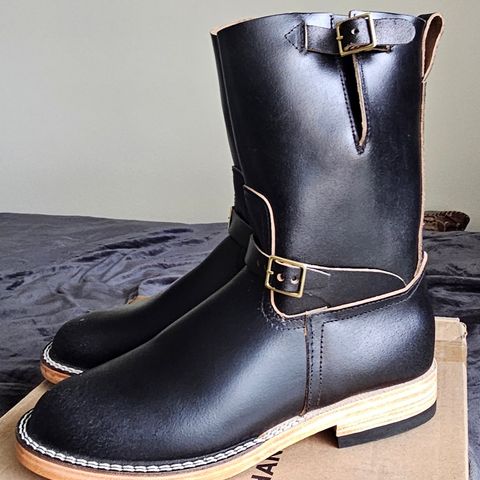 Nicks Pullman in Horween Black Waxed Flesh