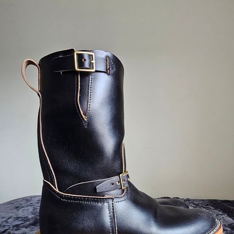 Nicks Pullman in Horween Black Waxed Flesh