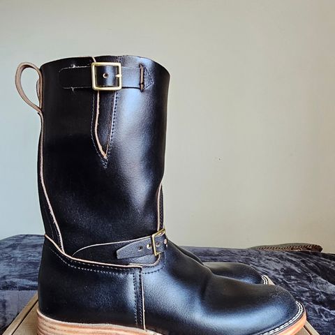 Nicks Pullman in Horween Black Waxed Flesh