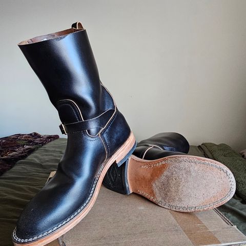 Nicks Pullman in Horween Black Waxed Flesh