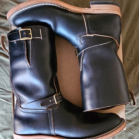 Nicks Pullman in Horween Black Waxed Flesh