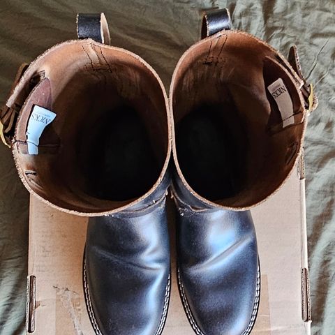 Nicks Pullman in Horween Black Waxed Flesh