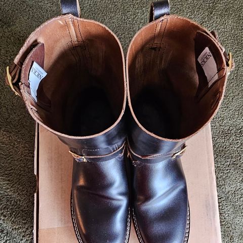 Nicks Pullman in Horween Black Waxed Flesh