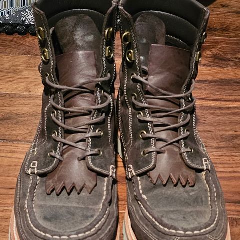 Grant Stone Field Boot in C.F. Stead Earth Waxy Commander Suede