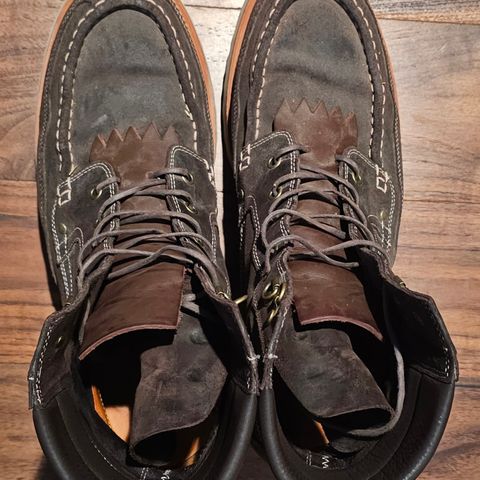 Grant Stone Field Boot in C.F. Stead Earth Waxy Commander Suede