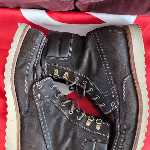 Grant Stone Field Boot in C.F. Stead Earth Waxy Commander Suede