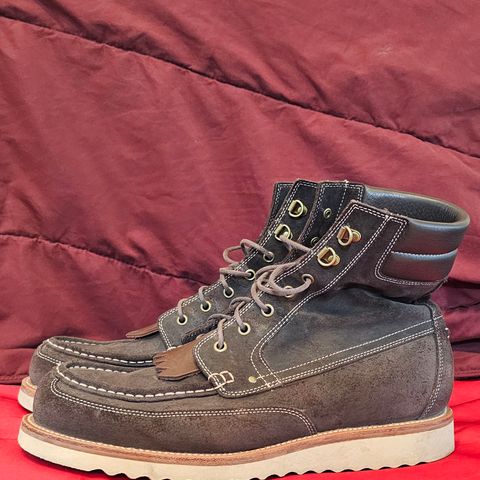 Grant Stone Field Boot in C.F. Stead Earth Waxy Commander Suede
